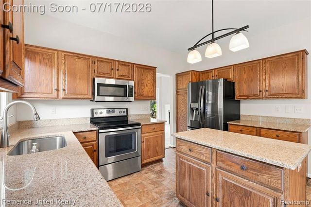 24597 Edgewood Drive, Novi, MI 48374