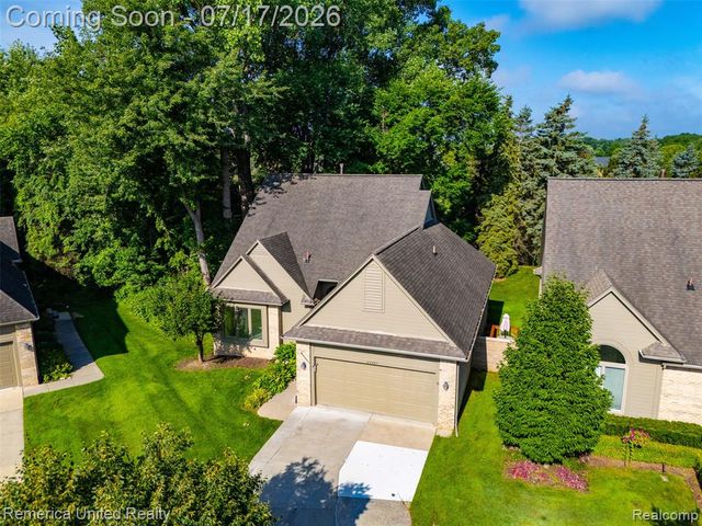 24597 Edgewood Drive, Novi, MI 48374