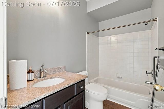 24597 Edgewood Drive, Novi, MI 48374