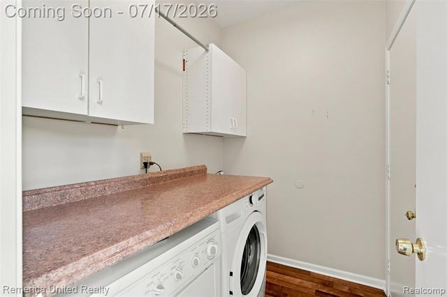 24597 Edgewood Drive, Novi, MI 48374