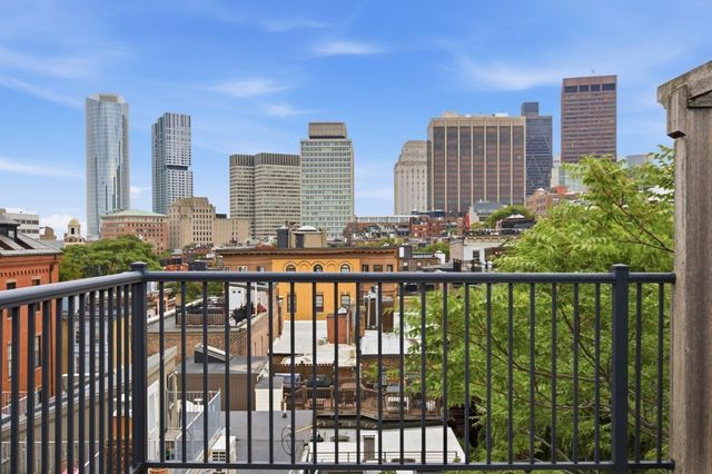 32 Grove St 1, Boston, MA 02114