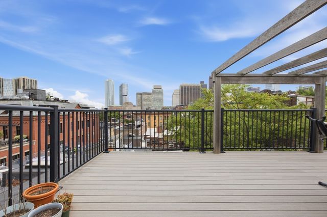 32 Grove St 1, Boston, MA 02114