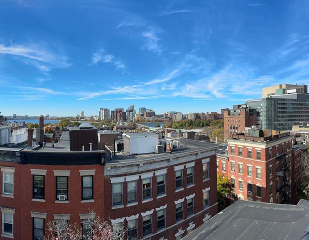 32 Grove St 1, Boston, MA 02114