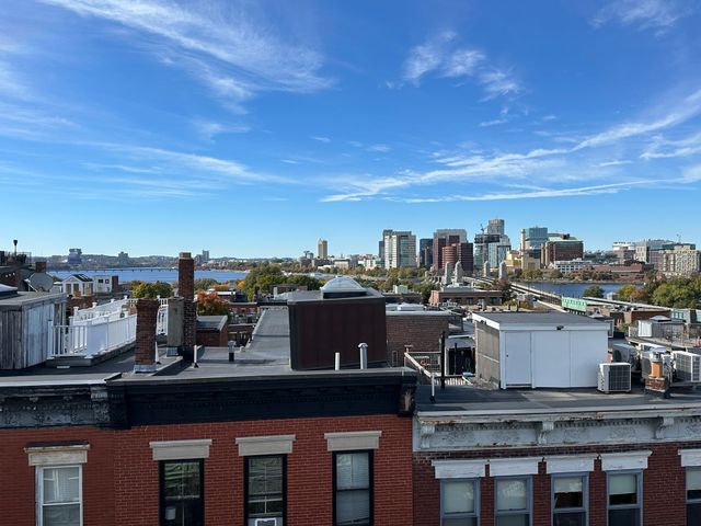 32 Grove St 1, Boston, MA 02114