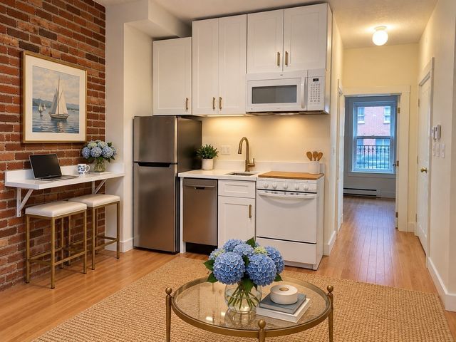 32 Grove St 1, Boston, MA 02114