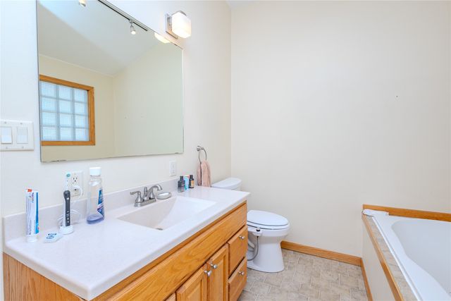 518 Lewis Avenue, Norwalk, IA 50211