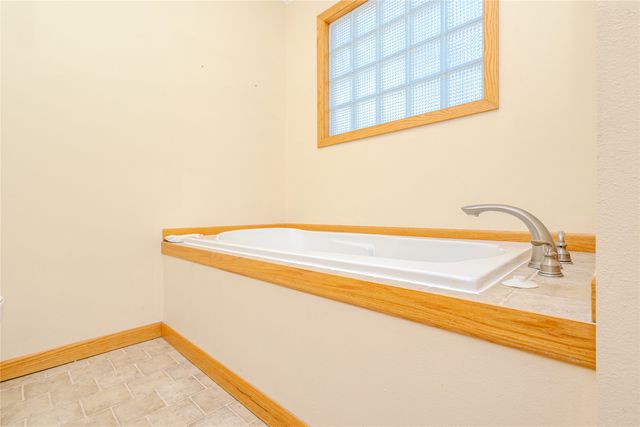 518 Lewis Avenue, Norwalk, IA 50211