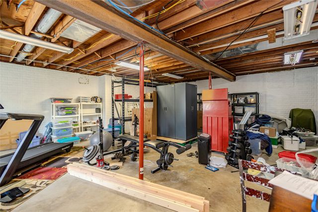 518 Lewis Avenue, Norwalk, IA 50211