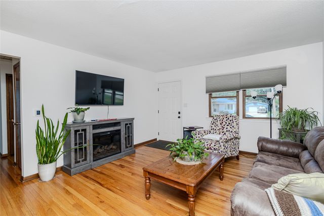 518 Lewis Avenue, Norwalk, IA 50211