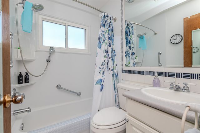 518 Lewis Avenue, Norwalk, IA 50211