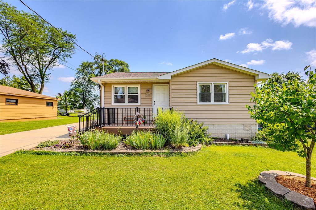 518 Lewis Avenue, Norwalk, IA 50211