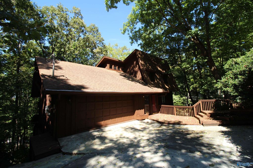2218 Briarcliff Road SE, Huntsville, AL 35801