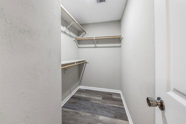 726 10th Avenue N, Texas City, TX 77590