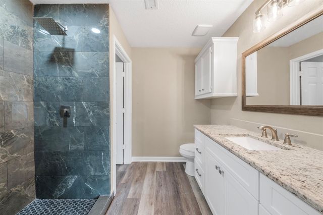 726 10th Avenue N, Texas City, TX 77590