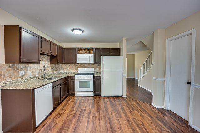 1320 ANDOVER Drive 0, Aurora, IL 60504