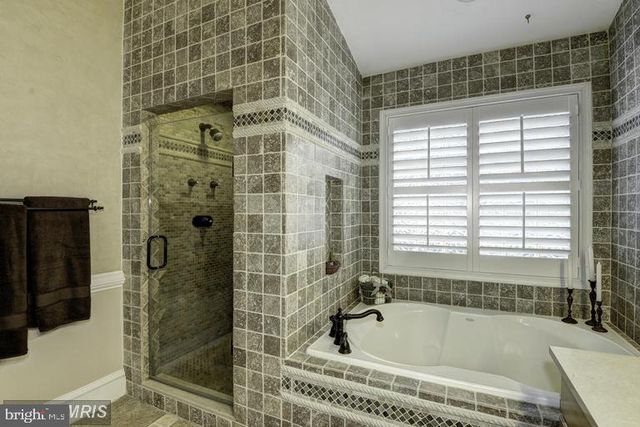 10501 CHANCERY CT, Fairfax, VA 22030