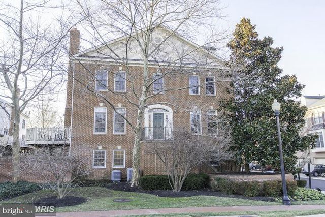10501 CHANCERY CT, Fairfax, VA 22030