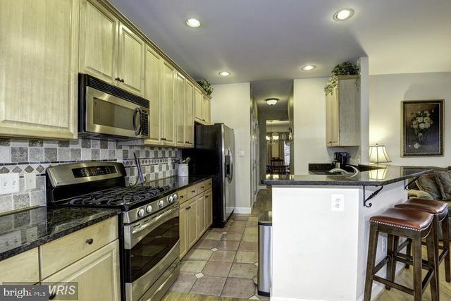10501 CHANCERY CT, Fairfax, VA 22030