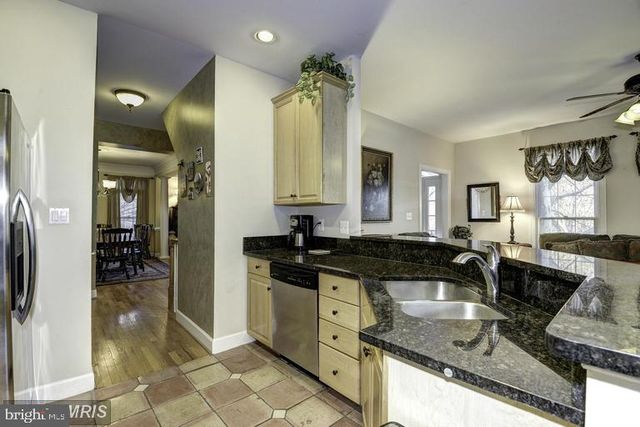 10501 CHANCERY CT, Fairfax, VA 22030