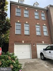 10501 CHANCERY CT, Fairfax, VA 22030