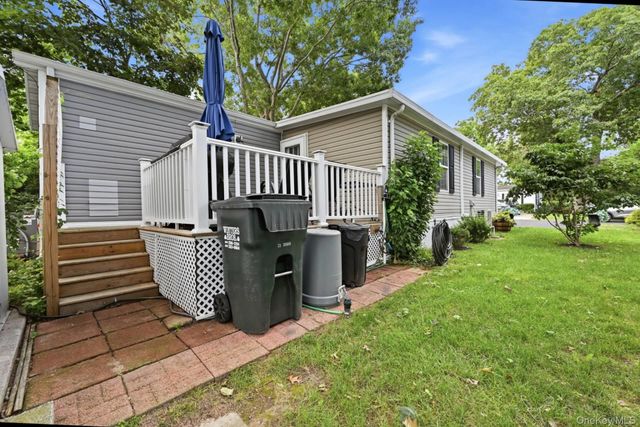 37 Hubbard Avenue 84, Riverhead, NY 11901