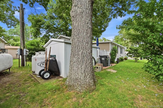 37 Hubbard Avenue 84, Riverhead, NY 11901