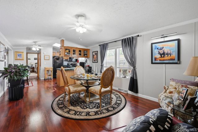 37 Hubbard Avenue 84, Riverhead, NY 11901