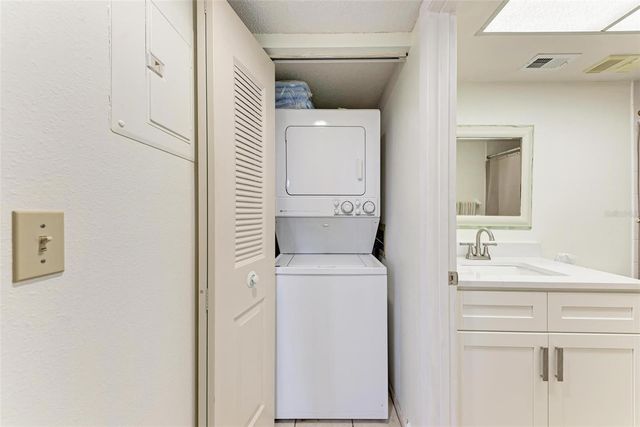 625 30TH AVENUE W G403, Bradenton, FL 34205