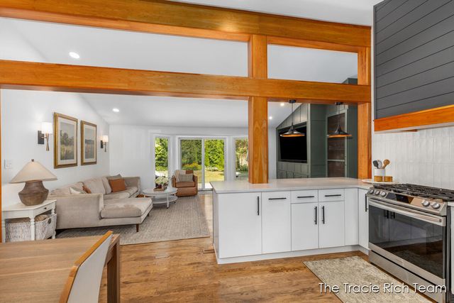 2184 Woodcliff Avenue SE, Grand Rapids, MI 49546