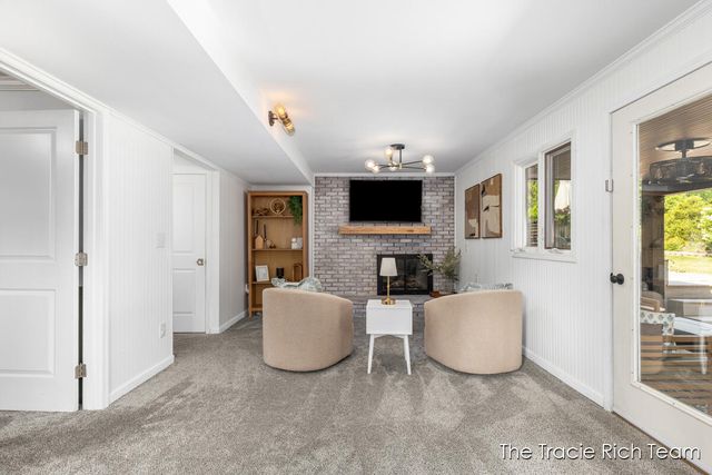 2184 Woodcliff Avenue SE, Grand Rapids, MI 49546
