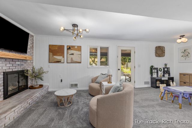 2184 Woodcliff Avenue SE, Grand Rapids, MI 49546