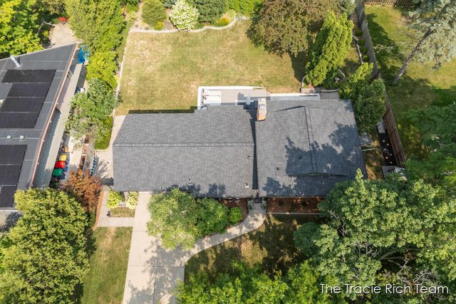 2184 Woodcliff Avenue SE, Grand Rapids, MI 49546