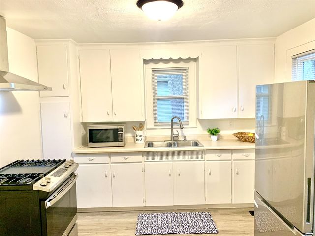 3621 Adams Street, Kalamazoo, MI 49008