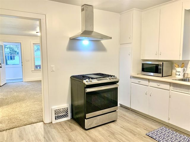 3621 Adams Street, Kalamazoo, MI 49008