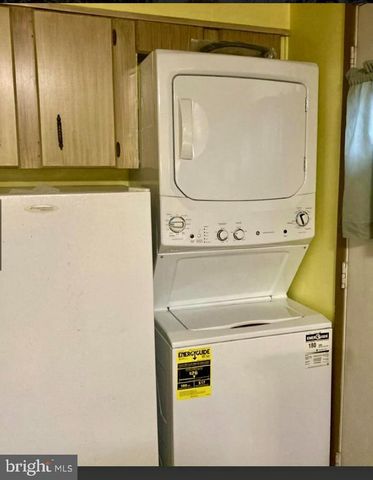 49 HAZELTOP DR, Sicklerville, NJ 08081