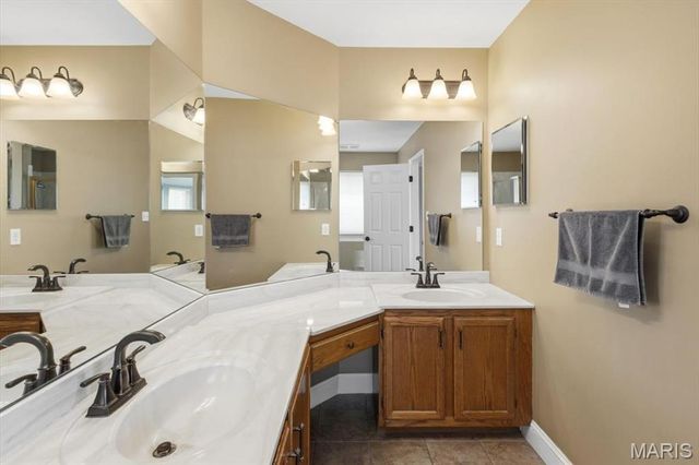 350 Harbour Pointe Drive, Wildwood, MO 63040