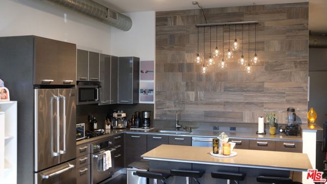 13320 Beach Avenue 102, Marina Del Rey, CA 90292