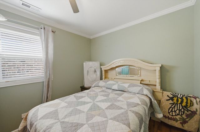 3262 N Elston Avenue, Chicago, IL 60618