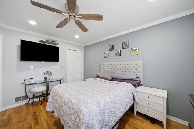 3262 N Elston Avenue, Chicago, IL 60618