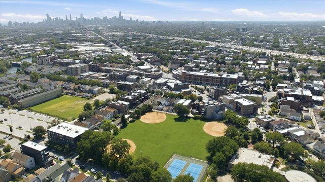 3262 N Elston Avenue, Chicago, IL 60618