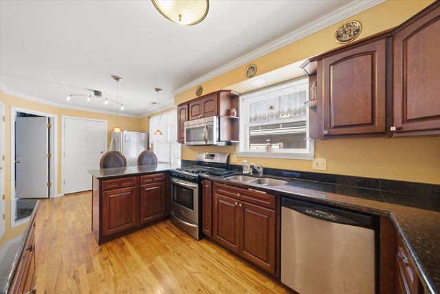 3262 N Elston Avenue, Chicago, IL 60618