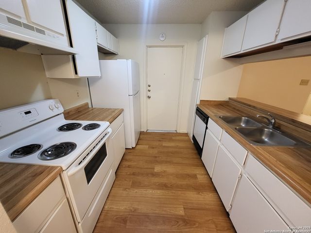 5606 Rose Dawn, San Antonio, TX 78250