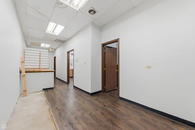 8507 S Roberts Road, Justice, IL 60458