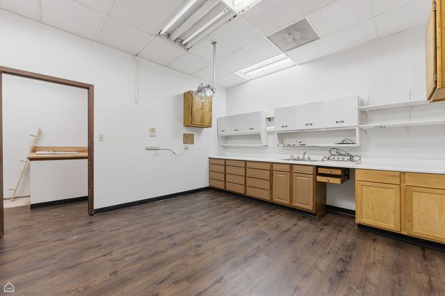 8507 S Roberts Road, Justice, IL 60458