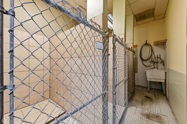 8507 S Roberts Road, Justice, IL 60458