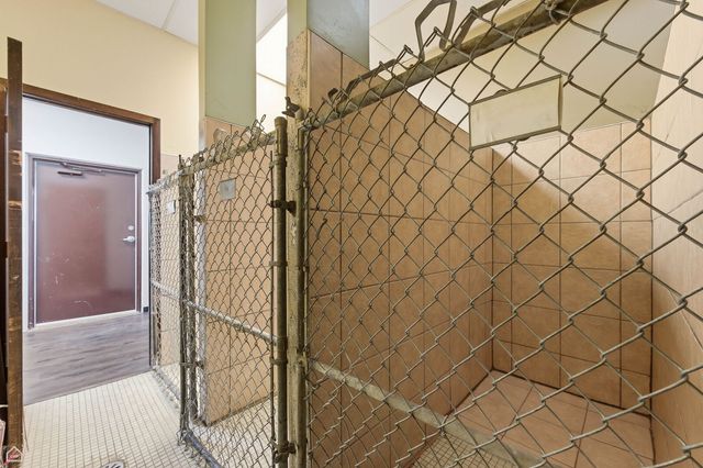 8507 S Roberts Road, Justice, IL 60458