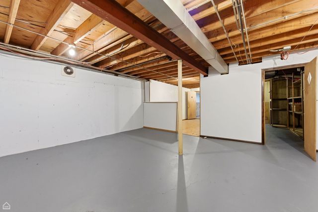 8507 S Roberts Road, Justice, IL 60458