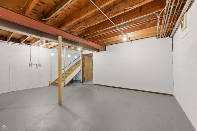 8507 S Roberts Road, Justice, IL 60458