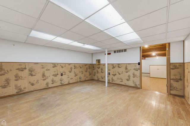 8507 S Roberts Road, Justice, IL 60458