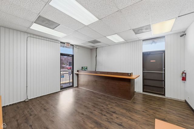 8507 S Roberts Road, Justice, IL 60458